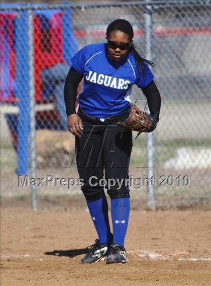 Thumbnail 1 in Nolan Catholic vs. Summit photogallery.