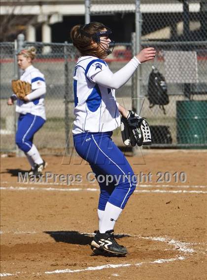 Thumbnail 2 in Nolan Catholic vs. Summit photogallery.