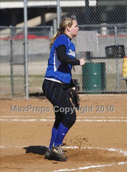 Thumbnail 2 in Nolan Catholic vs. Summit photogallery.