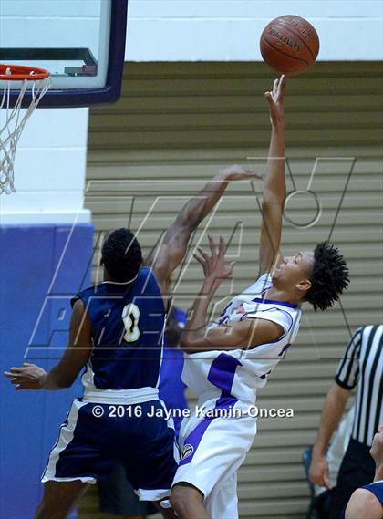 Thumbnail 3 in St. John Bosco @. Valencia (D3 Playoff) photogallery.