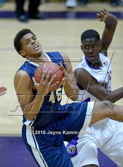 Thumbnail 3 in St. John Bosco @. Valencia (D3 Playoff) photogallery.