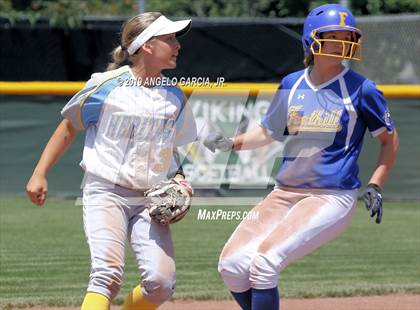 Thumbnail 1 in Heritage vs Foothill (CIF NCS D1 Final) photogallery.