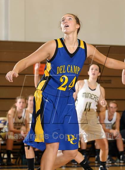 Thumbnail 3 in Del Campo vs. Nevada Union (Christian Brothers Holiday Classic) photogallery.