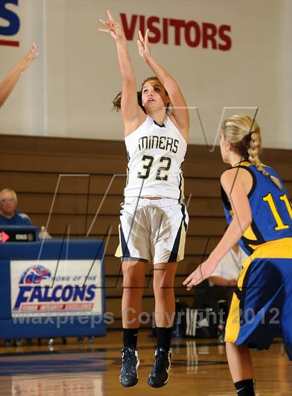 Thumbnail 1 in Del Campo vs. Nevada Union (Christian Brothers Holiday Classic) photogallery.