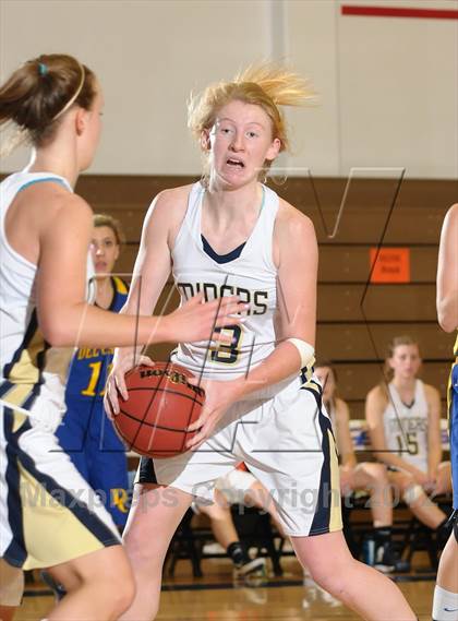Thumbnail 2 in Del Campo vs. Nevada Union (Christian Brothers Holiday Classic) photogallery.