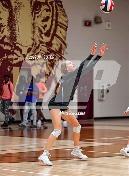 Thumbnail 3 in FR: A&M Consolidated vs College Station photogallery.
