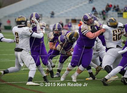 Thumbnail 2 in Bishop Guilfoyle vs. Farrell (PIAA Class A Final) photogallery.