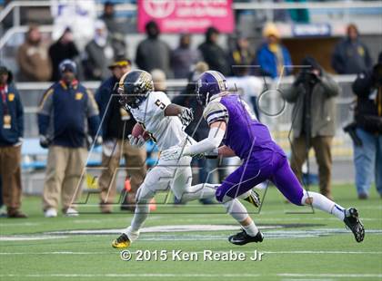 Thumbnail 3 in Bishop Guilfoyle vs. Farrell (PIAA Class A Final) photogallery.