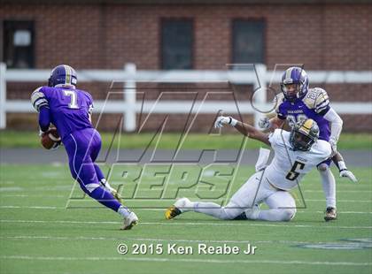 Thumbnail 3 in Bishop Guilfoyle vs. Farrell (PIAA Class A Final) photogallery.