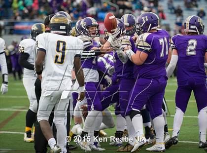 Thumbnail 3 in Bishop Guilfoyle vs. Farrell (PIAA Class A Final) photogallery.