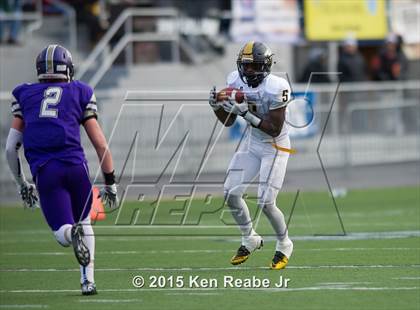 Thumbnail 2 in Bishop Guilfoyle vs. Farrell (PIAA Class A Final) photogallery.