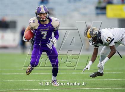 Thumbnail 3 in Bishop Guilfoyle vs. Farrell (PIAA Class A Final) photogallery.