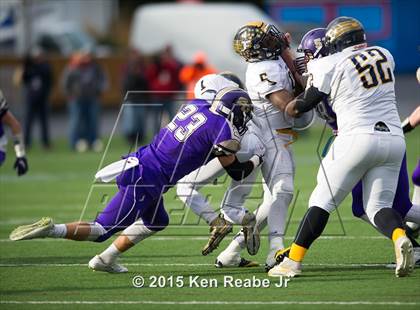 Thumbnail 2 in Bishop Guilfoyle vs. Farrell (PIAA Class A Final) photogallery.