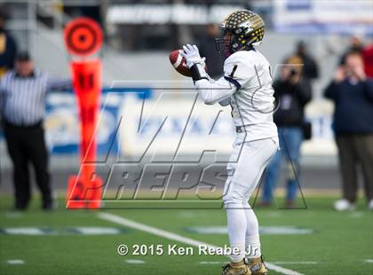 Thumbnail 2 in Bishop Guilfoyle vs. Farrell (PIAA Class A Final) photogallery.