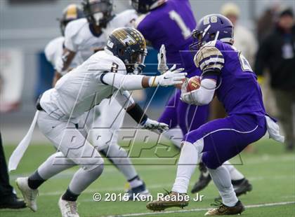 Thumbnail 2 in Bishop Guilfoyle vs. Farrell (PIAA Class A Final) photogallery.