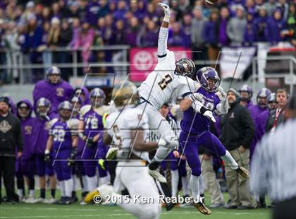 Thumbnail 3 in Bishop Guilfoyle vs. Farrell (PIAA Class A Final) photogallery.