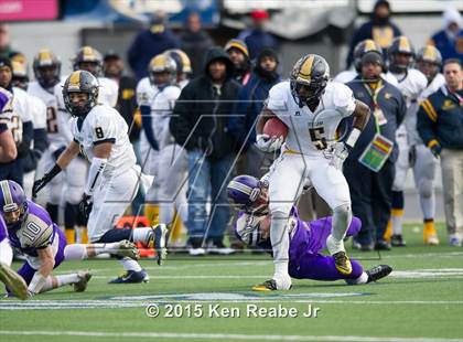 Thumbnail 2 in Bishop Guilfoyle vs. Farrell (PIAA Class A Final) photogallery.