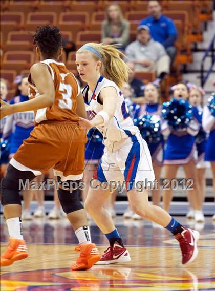 Thumbnail 2 in Capital Prep vs. Coginchaug (CIAC Class S Final) photogallery.