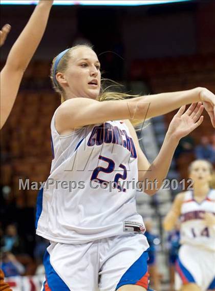 Thumbnail 3 in Capital Prep vs. Coginchaug (CIAC Class S Final) photogallery.