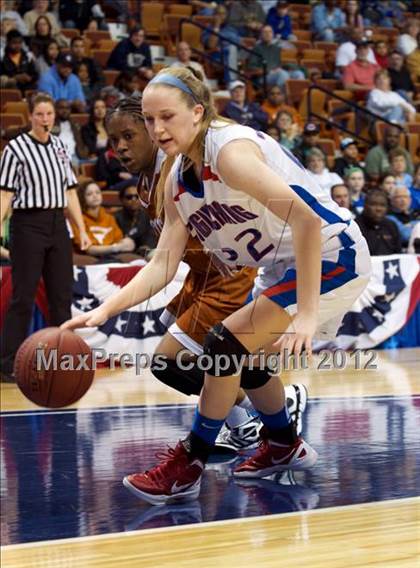 Thumbnail 3 in Capital Prep vs. Coginchaug (CIAC Class S Final) photogallery.
