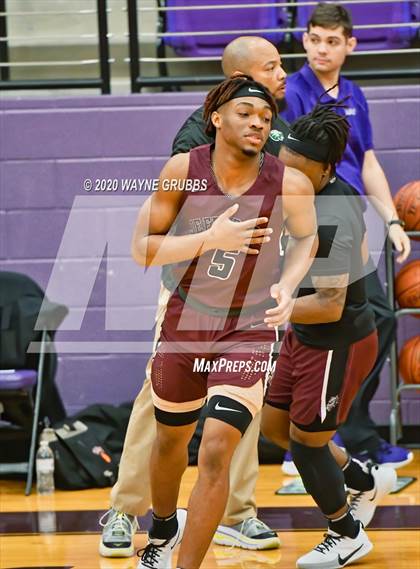 Thumbnail 1 in Jefferson vs. Tatum photogallery.