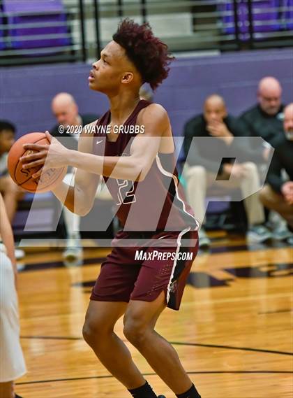 Thumbnail 3 in Jefferson vs. Tatum photogallery.