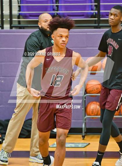 Thumbnail 3 in Jefferson vs. Tatum photogallery.