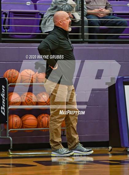Thumbnail 3 in Jefferson vs. Tatum photogallery.