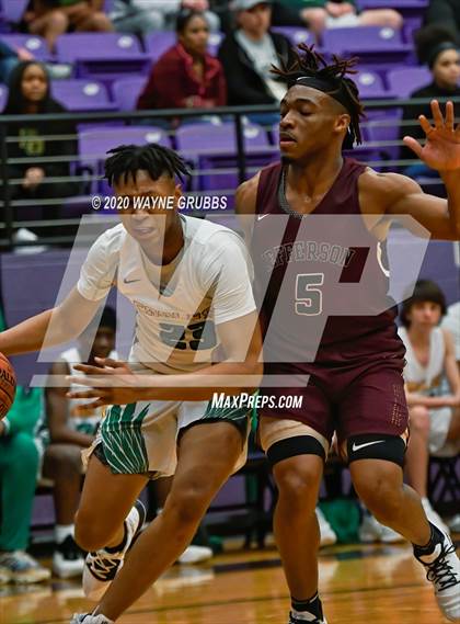 Thumbnail 1 in Jefferson vs. Tatum photogallery.