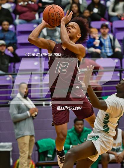 Thumbnail 1 in Jefferson vs. Tatum photogallery.