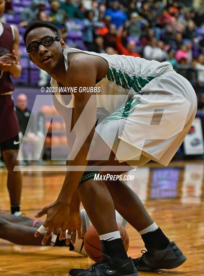 Thumbnail 1 in Jefferson vs. Tatum photogallery.