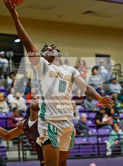 Thumbnail 1 in Jefferson vs. Tatum photogallery.