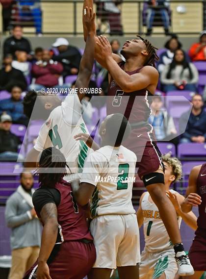 Thumbnail 1 in Jefferson vs. Tatum photogallery.