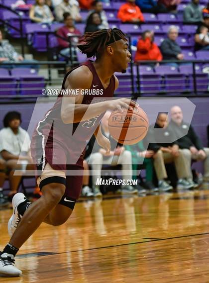Thumbnail 3 in Jefferson vs. Tatum photogallery.