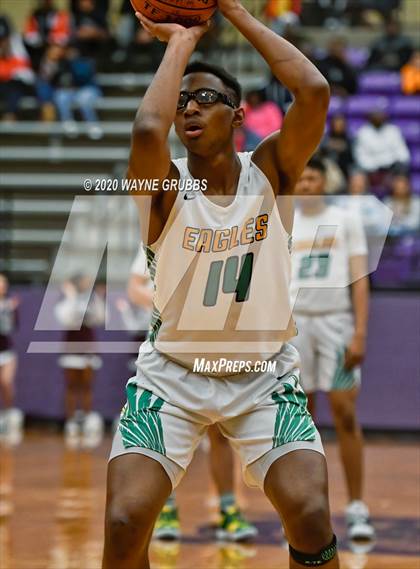 Thumbnail 3 in Jefferson vs. Tatum photogallery.