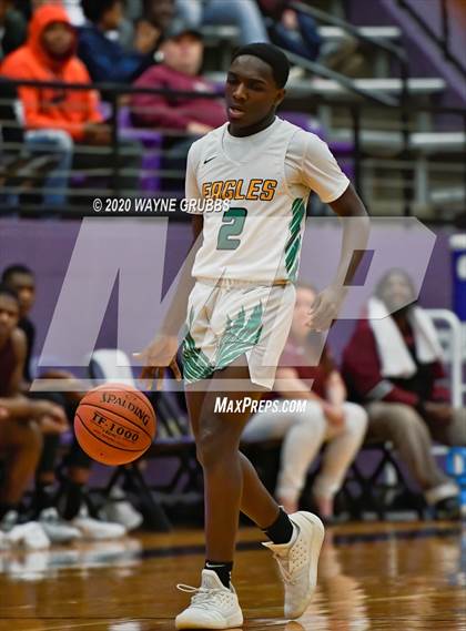 Thumbnail 3 in Jefferson vs. Tatum photogallery.