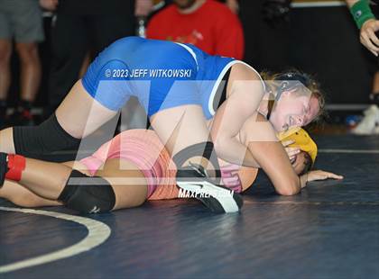 Thumbnail 3 in WRAL Invitational photogallery.