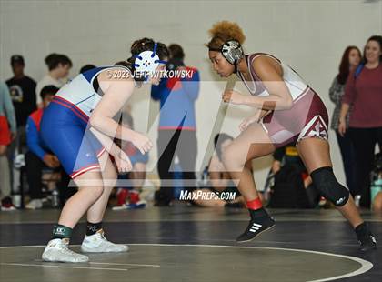 Thumbnail 2 in WRAL Invitational photogallery.