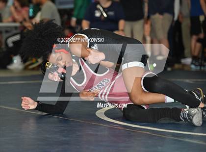 Thumbnail 2 in WRAL Invitational photogallery.