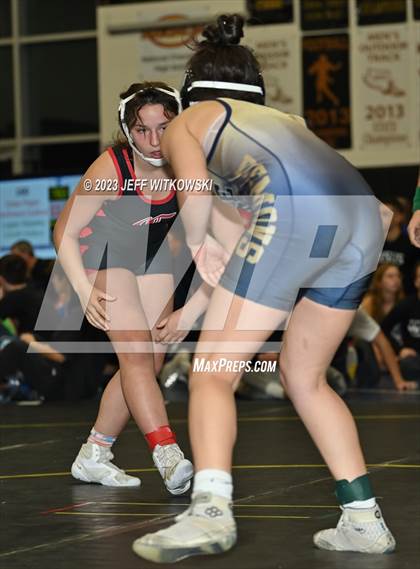 Thumbnail 3 in WRAL Invitational photogallery.