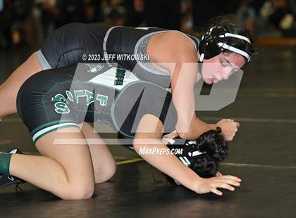 Thumbnail 3 in WRAL Invitational photogallery.