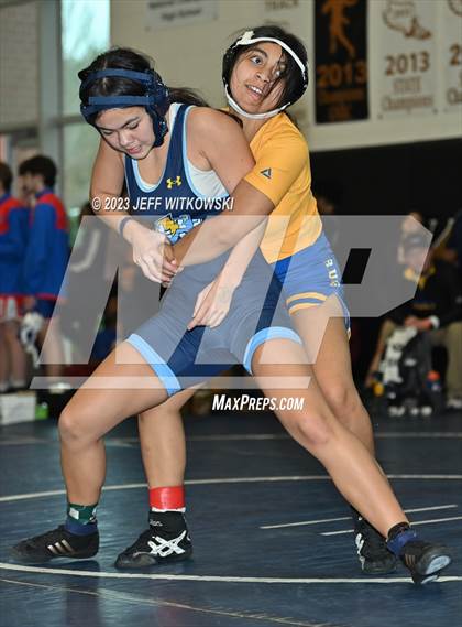 Thumbnail 3 in WRAL Invitational photogallery.