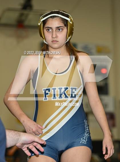 Thumbnail 3 in WRAL Invitational photogallery.