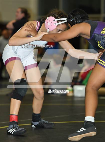 Thumbnail 2 in WRAL Invitational photogallery.