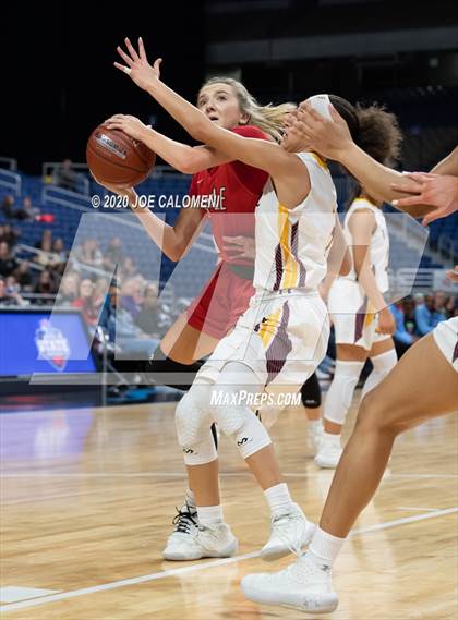 Thumbnail 1 in Fairfield vs Argyle (UIL 4A Final) photogallery.
