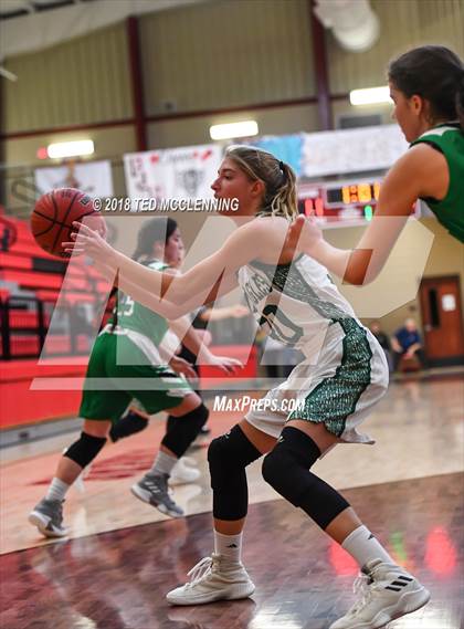 Thumbnail 2 in West Side vs. Des Arc photogallery.