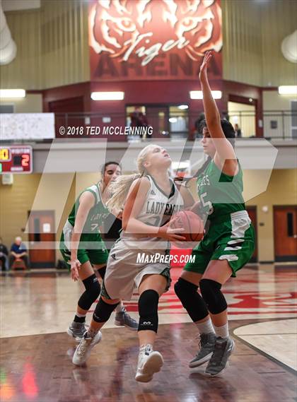 Thumbnail 3 in West Side vs. Des Arc photogallery.