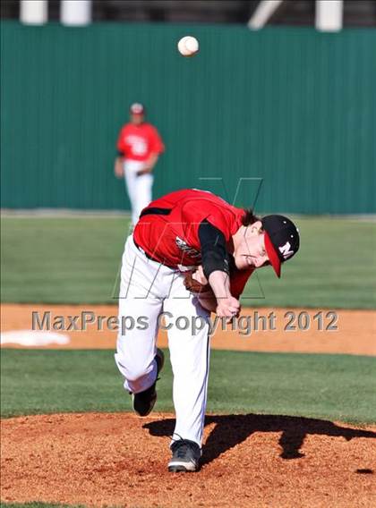 Thumbnail 1 in Maryville vs Seymour (Daily Times Classic) photogallery.