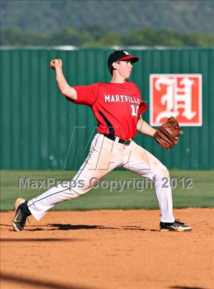 Thumbnail 2 in Maryville vs Seymour (Daily Times Classic) photogallery.