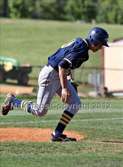 Thumbnail 1 in Maryville vs Seymour (Daily Times Classic) photogallery.
